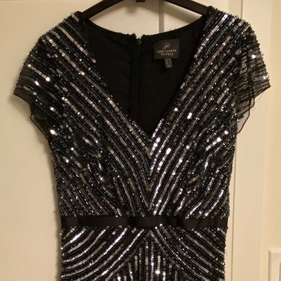 Adrianna Papell sequinned gown - Picture 5 of 7